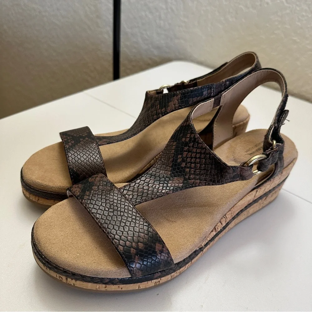 Gianni Bernini Terril Wedge Sandals Women 10M Brown Snakeskin Strappy Cork Heels